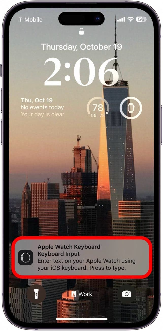 écran de verrouillage de l'iphone avec notification du clavier de l'Apple Watch entourée en rouge
