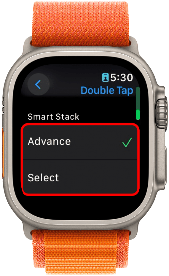 Apple Watch appuyez deux fois sur les paramètres avec les options du menu Smart Stack (avance et sélection) entourées en rouge