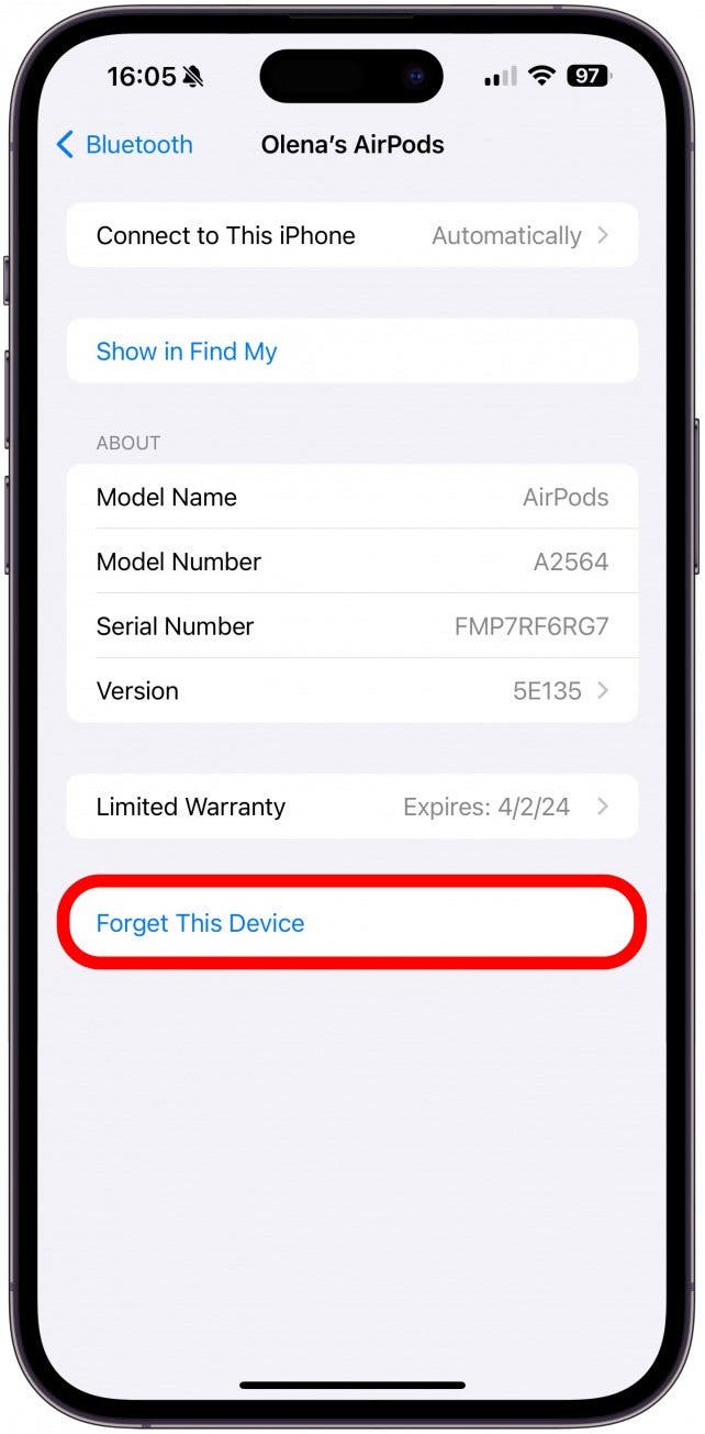 Tout d’abord, oubliez les AirPod dans les paramètres Bluetooth de votre iPhone.