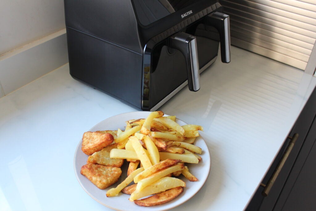 Friteuse Salter Fuzion Dual Air Fryer finies chips et pommes de terre rissolées