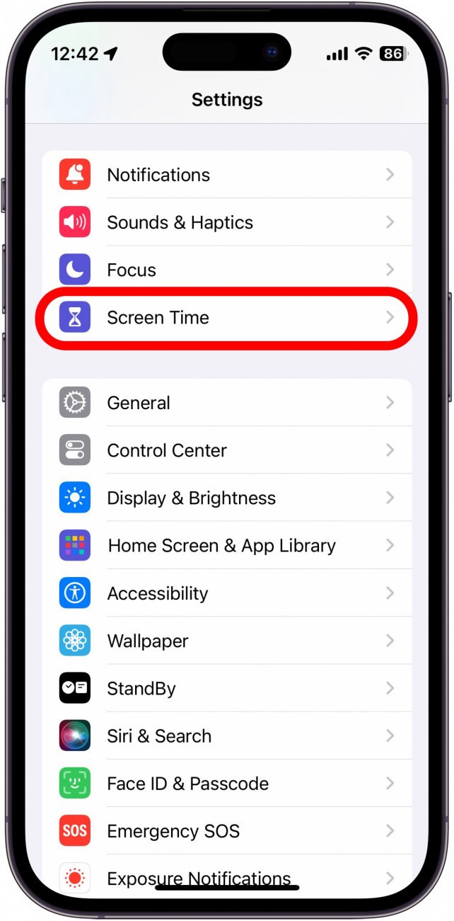 paramètres de l'iphone avec le temps d'écran entouré en rouge