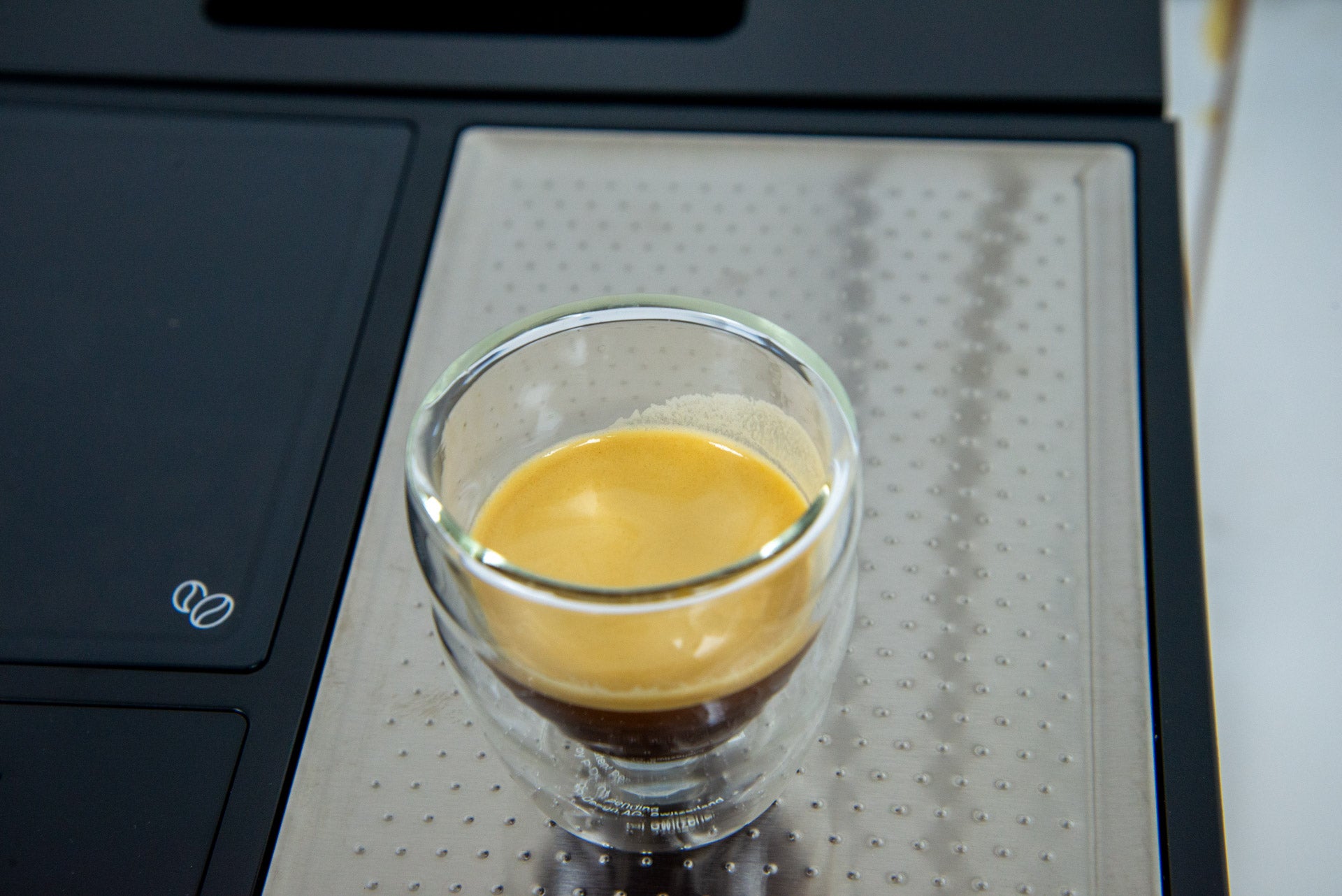 Machine à café Beko CaffeExperto Bean To Cup, baguette à vapeur, expresso final