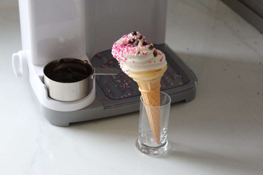 Machine à crème glacée molle Cuisinart avec accessoires