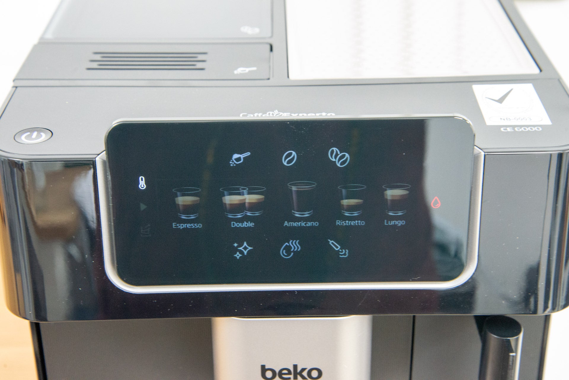 Commandes de la baguette à vapeur de la machine à café Beko CaffeExperto Bean To Cup