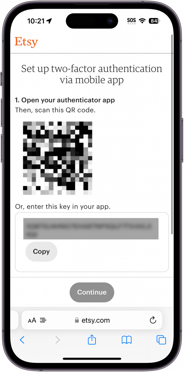 Safari sur iPhone affichant la configuration de l'authentification multifacteur Etsy avec un code QR et une clé de configuration