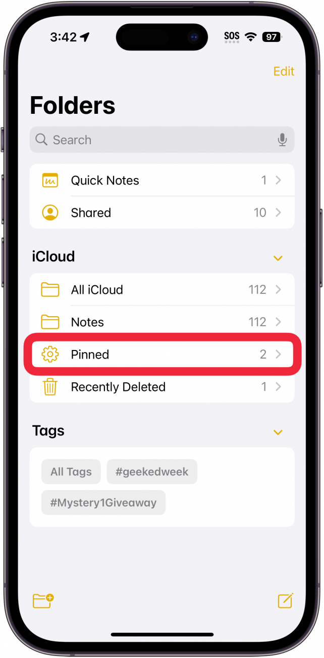 liste des dossiers de notes iPhone avec un cadre rouge autour du dossier intelligent de notes épinglées