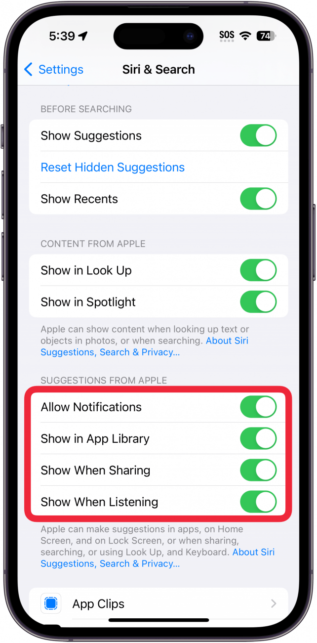iPhone Siri et paramètres de recherche avec un cadre rouge autour des boutons pour les suggestions d'Apple