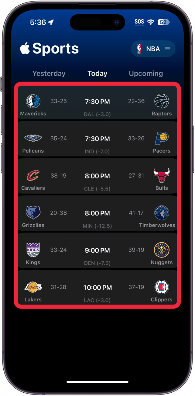 application de sport pour iPhone avec un cadre rouge autour des scores actuels de l'équipe
