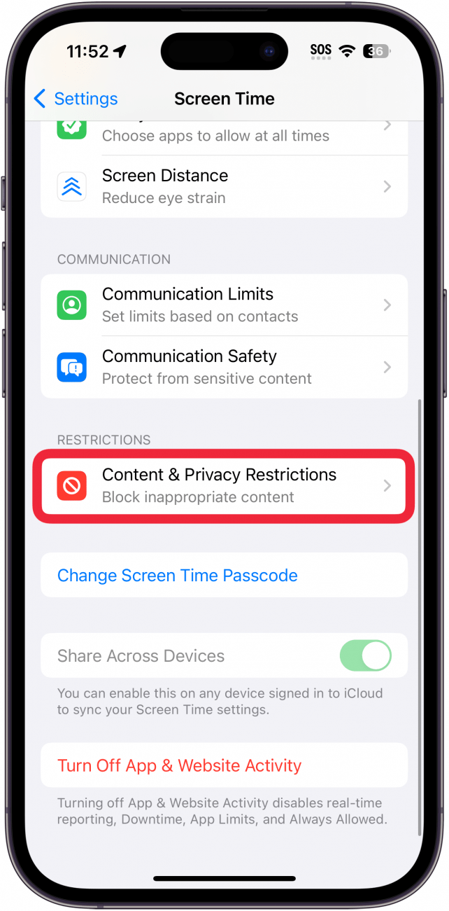 Paramètres de temps d'écran de l'iPhone avec un cadre rouge autour des restrictions de contenu et de confidentialité
