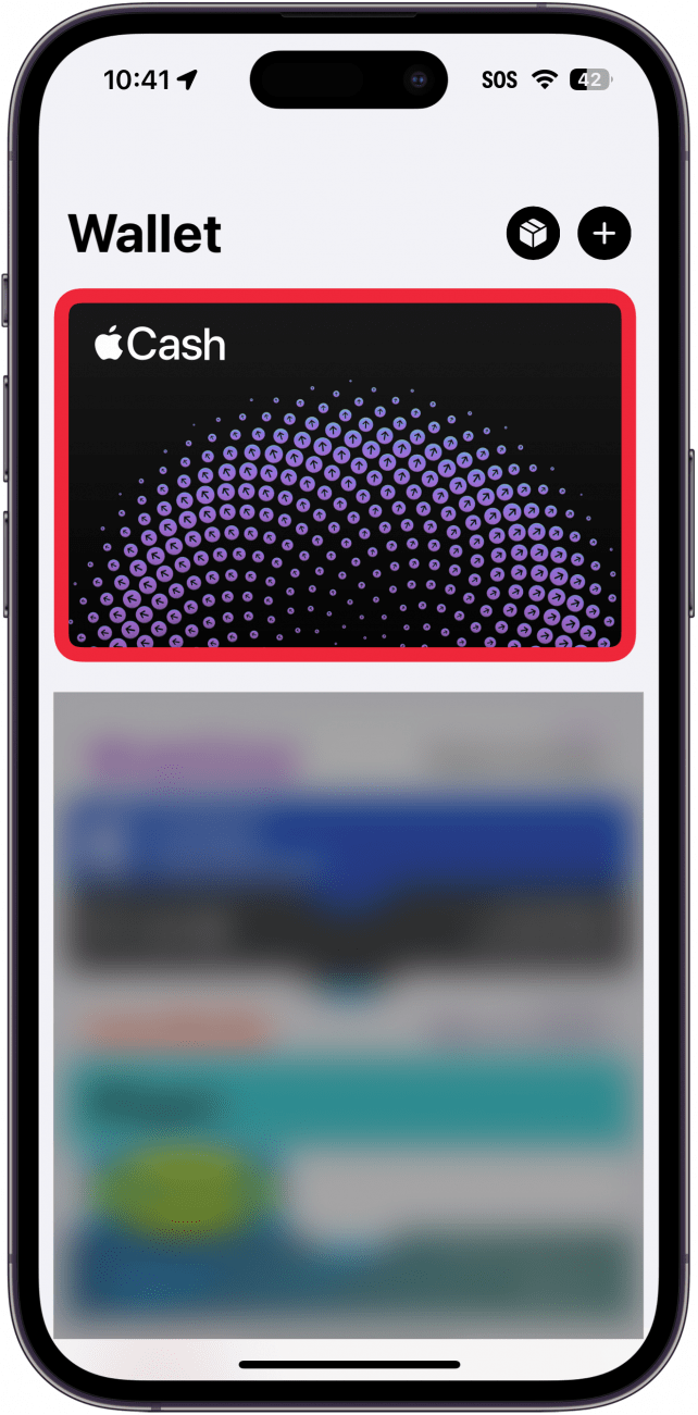 Application de portefeuille iPhone avec un cadre rouge autour de la carte Apple Cash