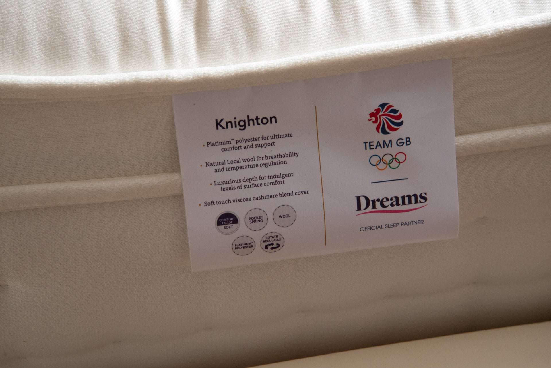 Étiquette pour matelas à ressorts ensachés Dreams Dream Team Gold Knighton